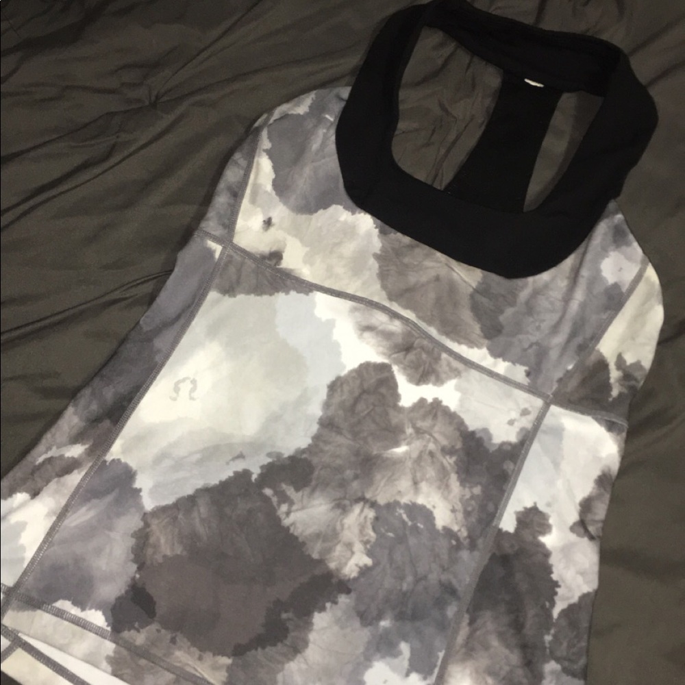Lululemon workout top
